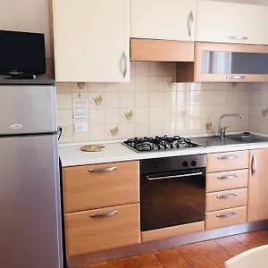 - Essential With Swimming Pool Appartamento